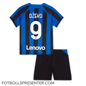 Inter Milan Edin Dzeko #9 Hemmatröja Barn 2022-23 Kortärmad (+ korta byxor)